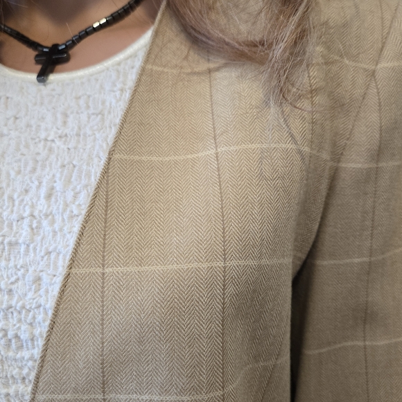 SuitsMe Chevron Design Tan Windowpane Plaid Woman's Business Suit, Size 12 - Picture 12 of 12